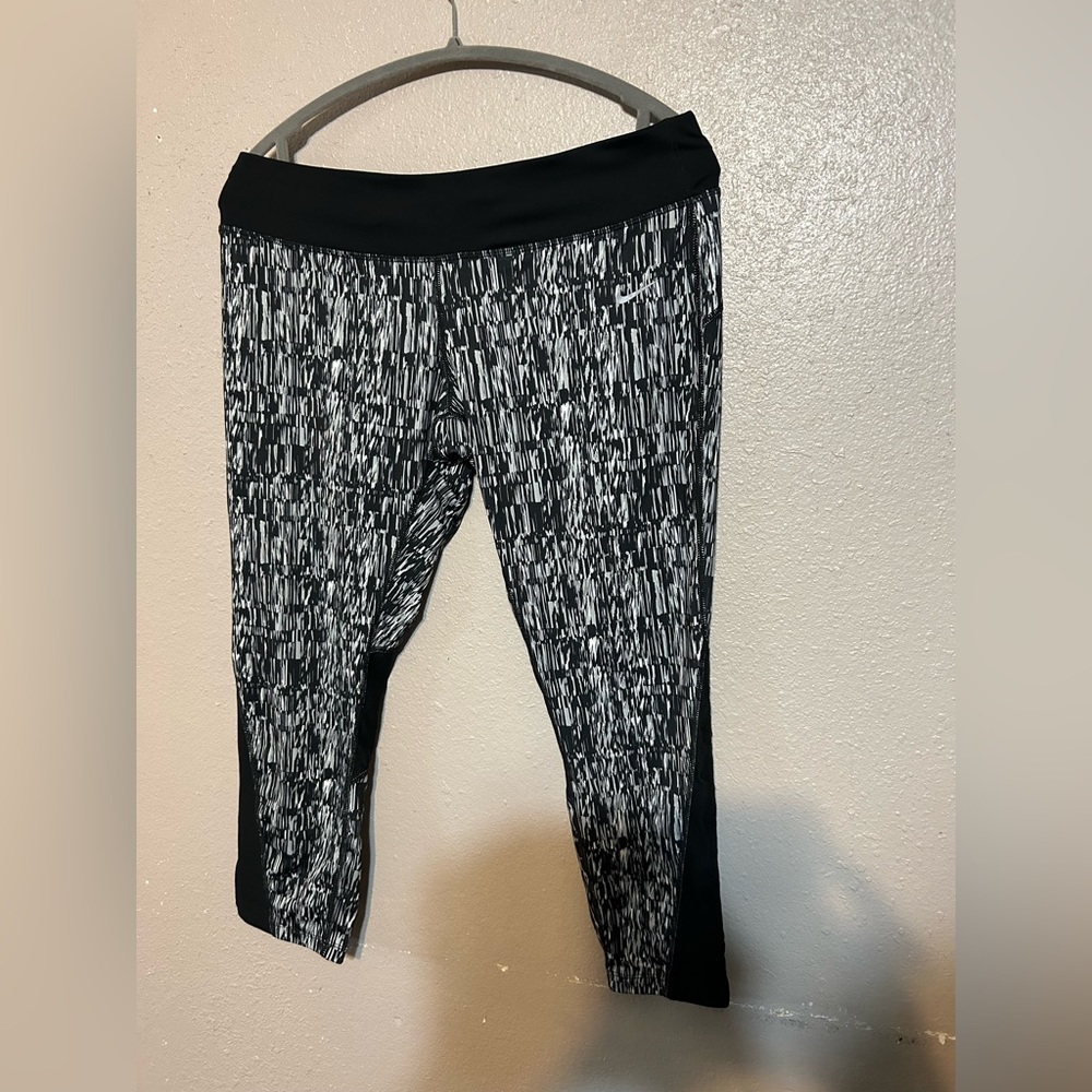 Nike Women’s Abstract Black and White Leggings